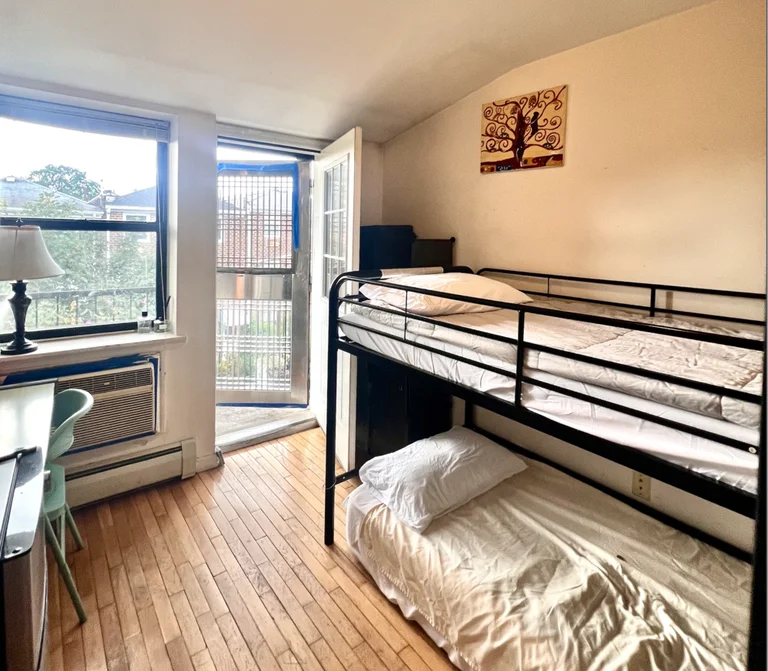 라라 게스트하우스 2 · 남성 도미토리