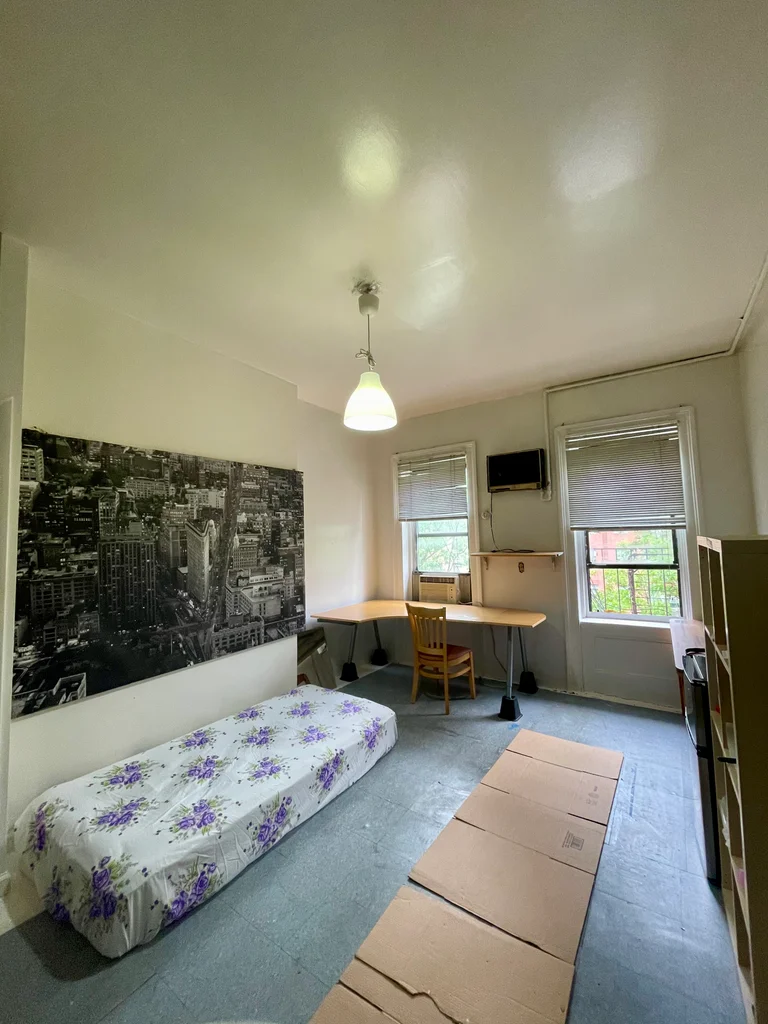 Townhouse in Midtown Manhattan | Subways A/C/E/B/D/N/Q/R/W/1/2 · Spacious Sunny Private Room near Columbus Circle/Central Park - Unit #5S-3