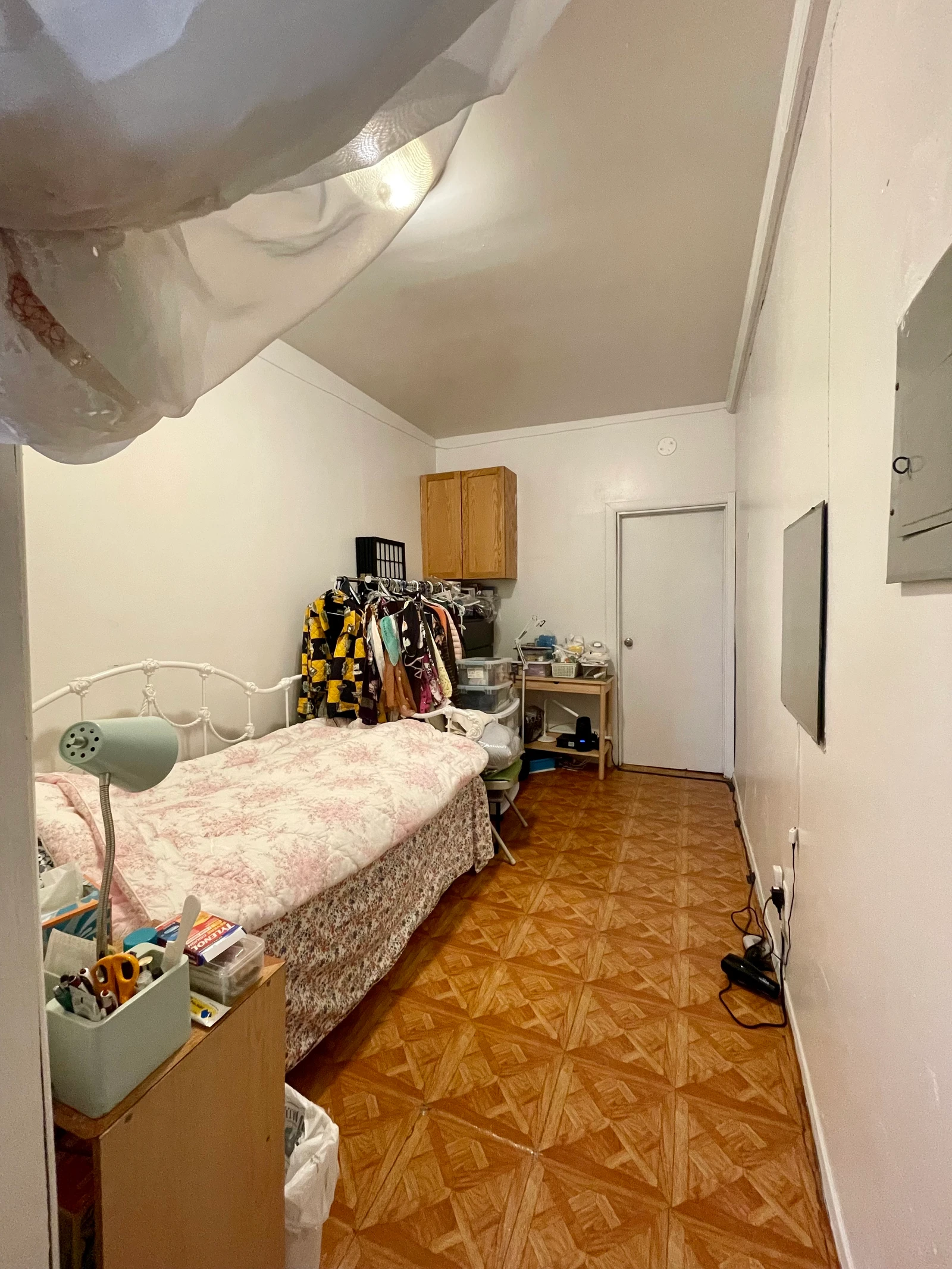Townhouse in Midtown Manhattan | Subways A/C/E/B/D/N/Q/R/W/1/2 Cozy Private Room with Full Kitchen near Columbus Circle/Central Park - Unit #2S-1 image 3