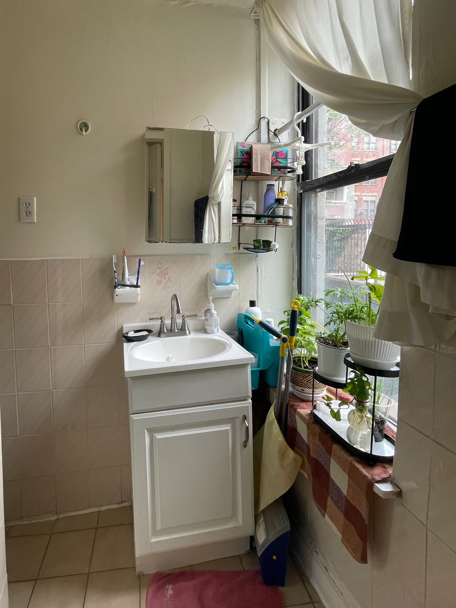 Townhouse in Midtown Manhattan | Subways A/C/E/B/D/N/Q/R/W/1/2 Cozy Private Room with Full Kitchen near Columbus Circle/Central Park - Unit #2S-1 thumbnail 11