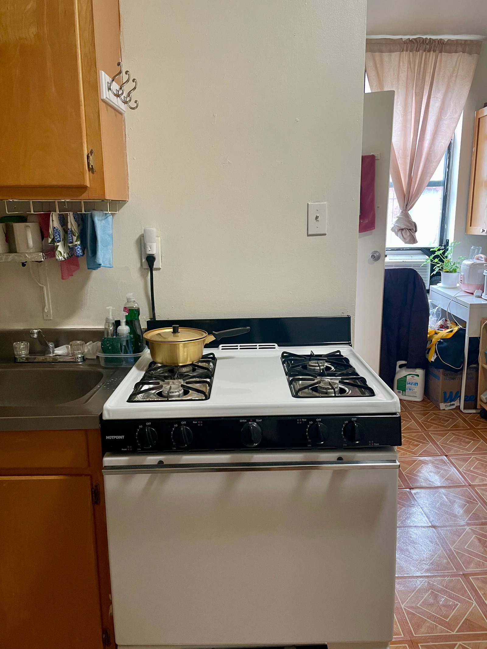 Townhouse in Midtown Manhattan | Subways A/C/E/B/D/N/Q/R/W/1/2 Deluxe Private Room near Columbus Circle/Central Park - Unit #2S-2 image 3