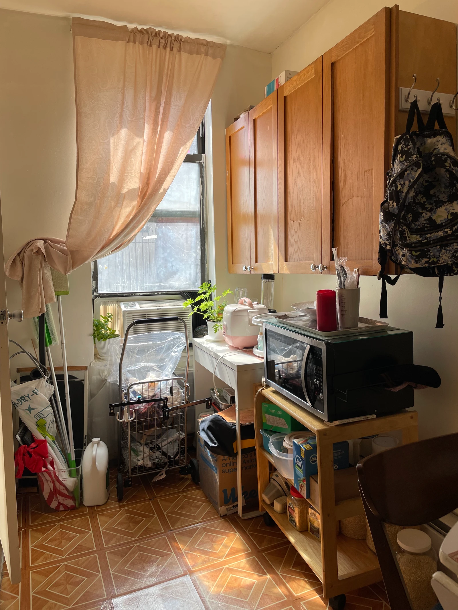 Townhouse in Midtown Manhattan | Subways A/C/E/B/D/N/Q/R/W/1/2 Deluxe Private Room near Columbus Circle/Central Park - Unit #2S-2 thumbnail 7