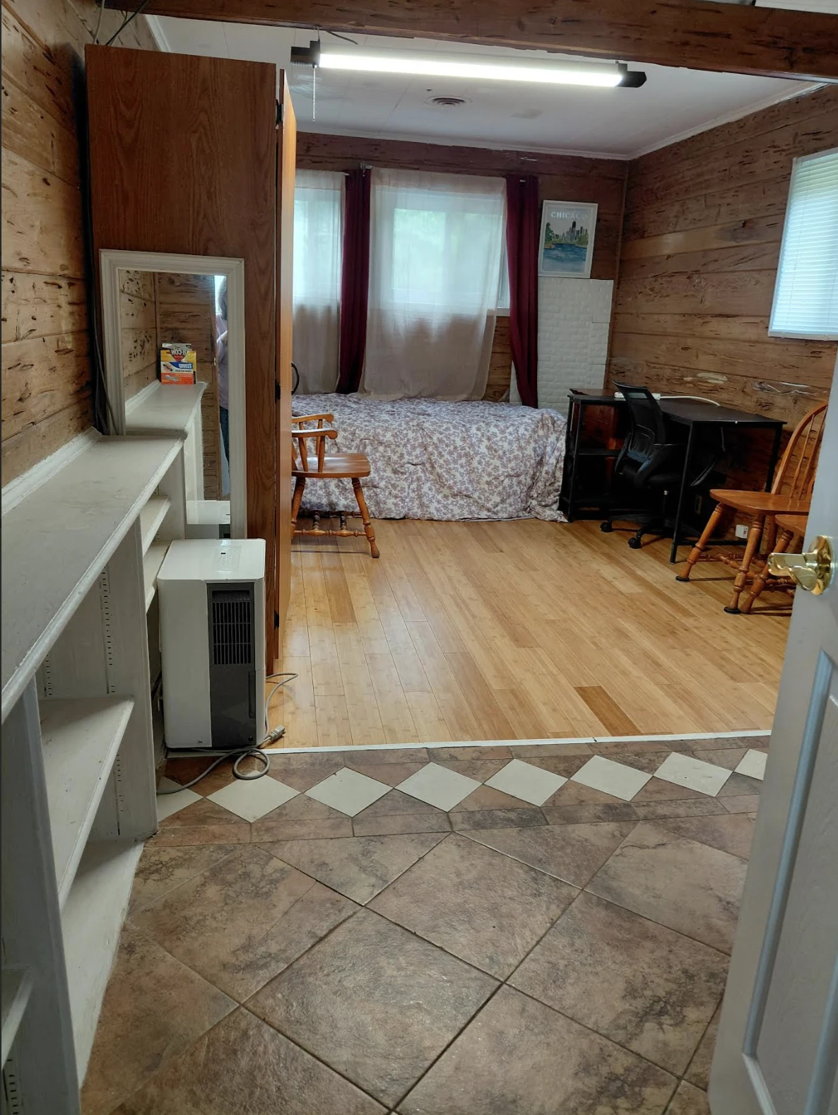 House Rm #6 Hope image 3