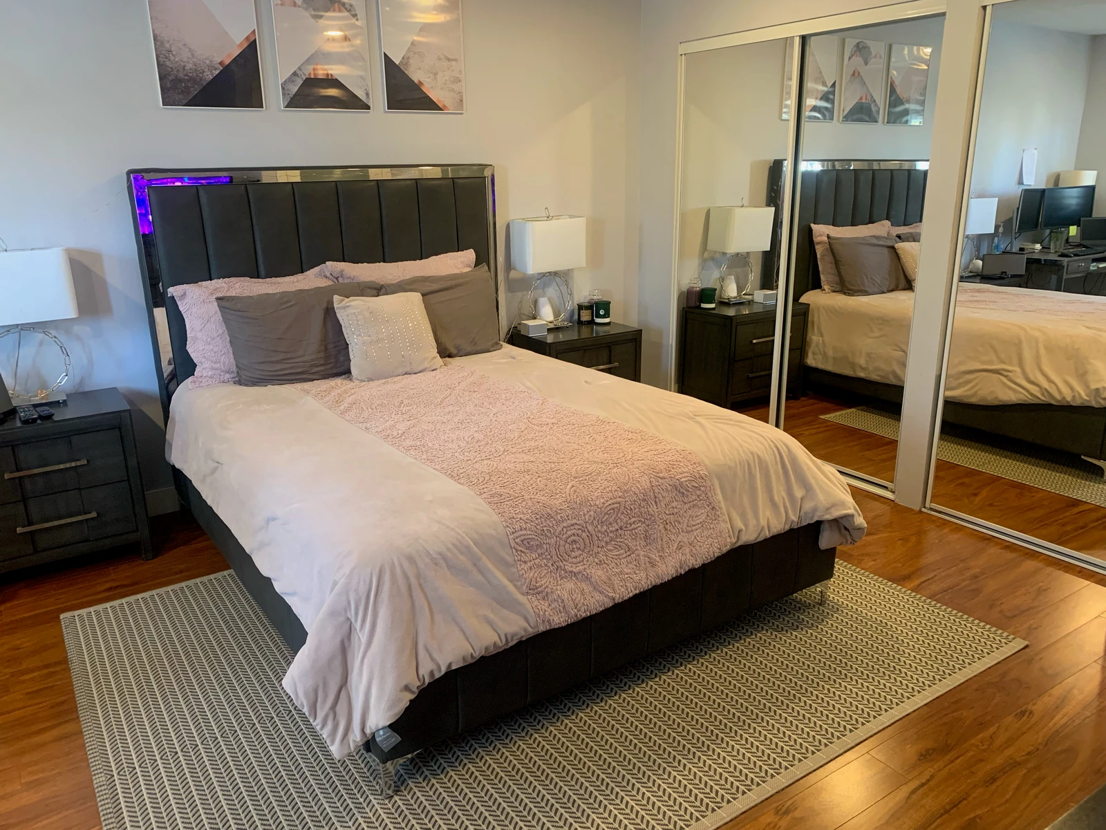 Los Angeles Private room with bathroom Deluxe room with private en-suite bathroom thumbnail 9