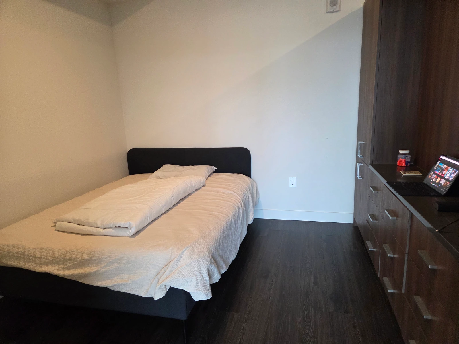 Seattle Downtown Helios Apartments [Seattle Downtown] Fully Furnished 1BR/1BA Long & Short-term Rentals thumbnail 6