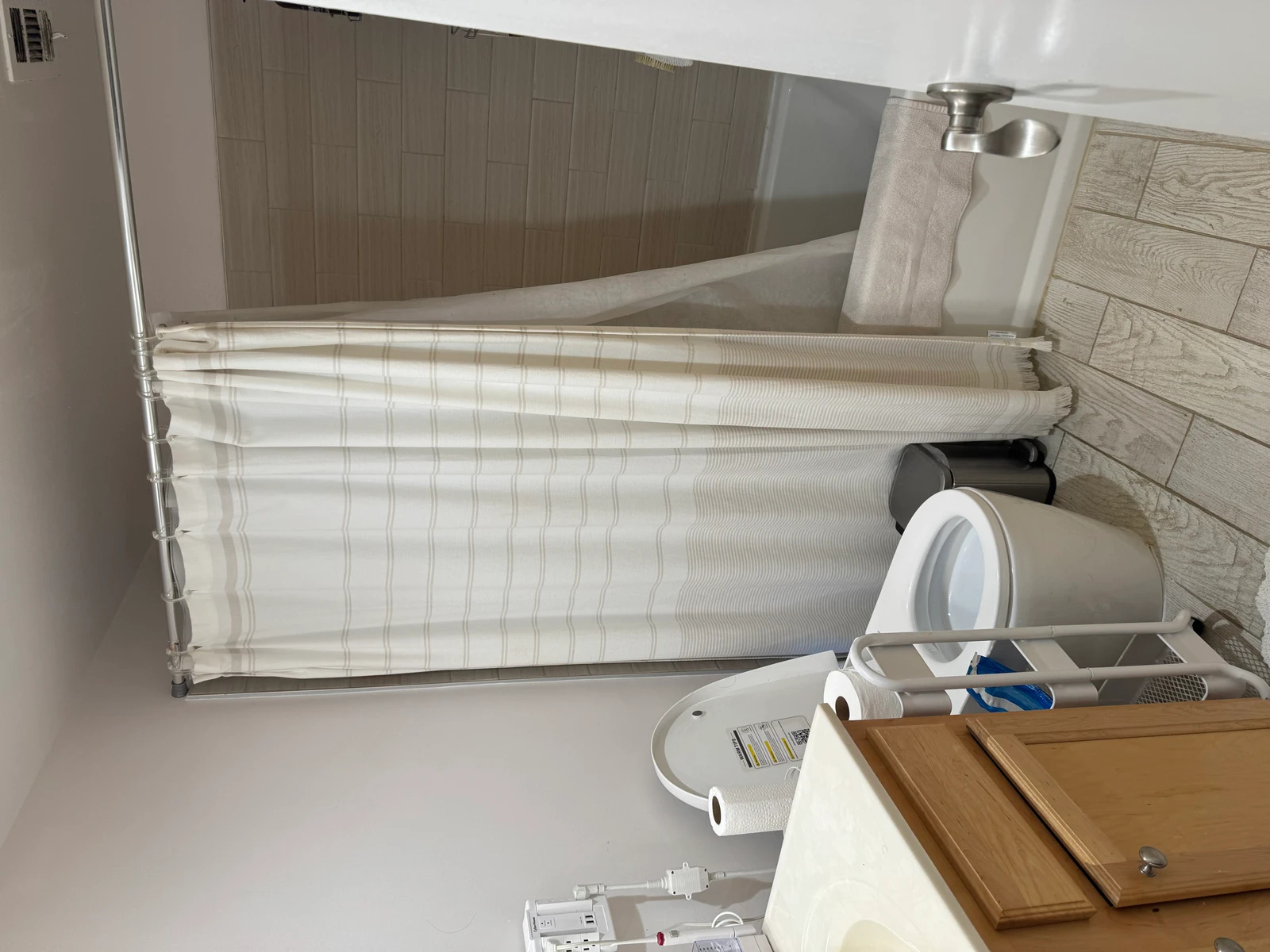 Brittany condominium Guess room image 2
